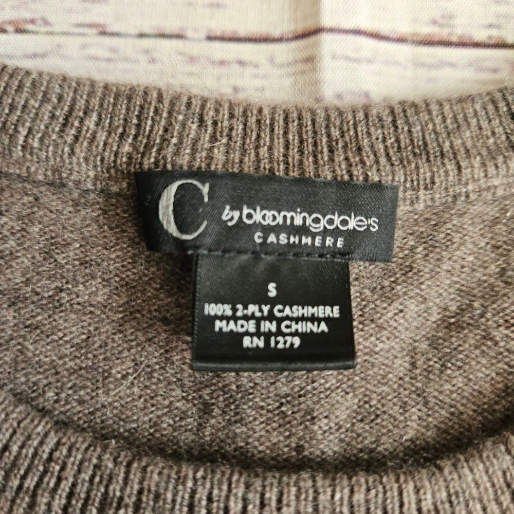 C By Bloomingdales 2 Ply Cashmere Brown Minimalist Capsule Neutral Sweater Small - Picture 2 of 4